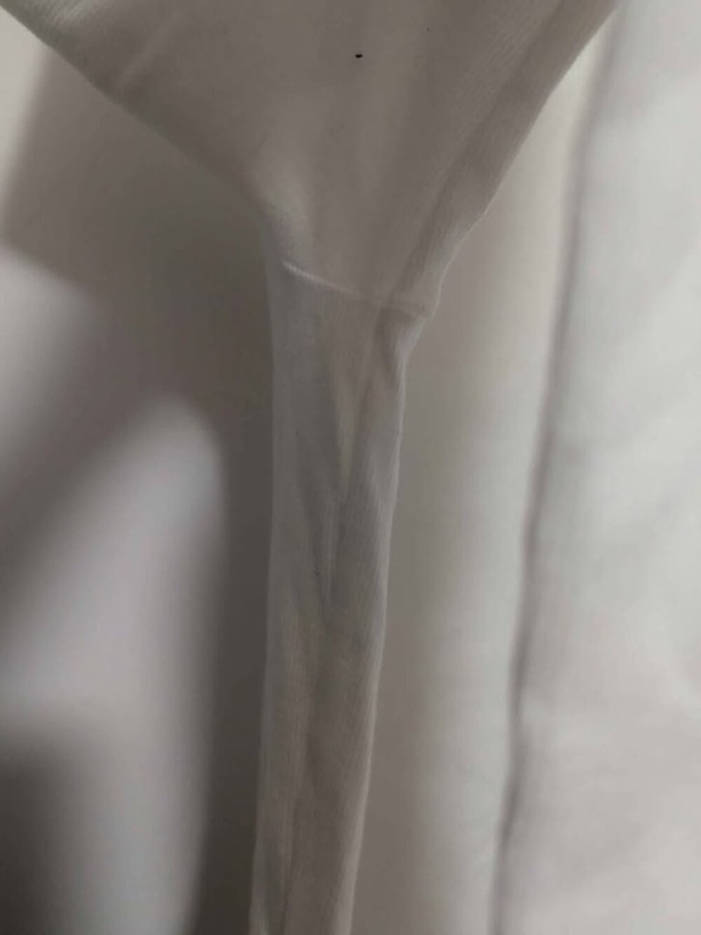 Levi’s White Long Sleeve Logo Tee - Picture 8 of 8
